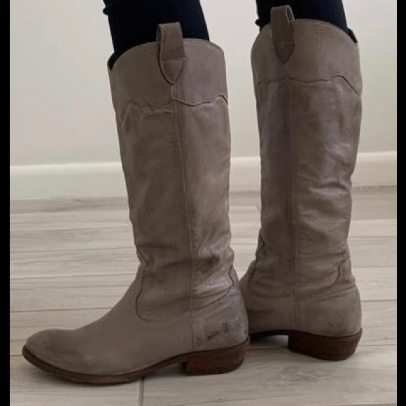 Frye Carson Riding boots. - Picture 4 of 10